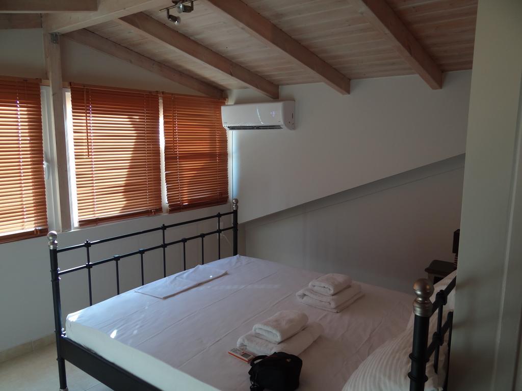 Aperanto House Paralia Loutsas Ngoại thất bức ảnh