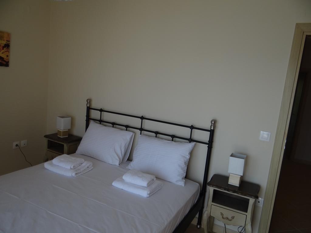 Aperanto House Paralia Loutsas Ngoại thất bức ảnh