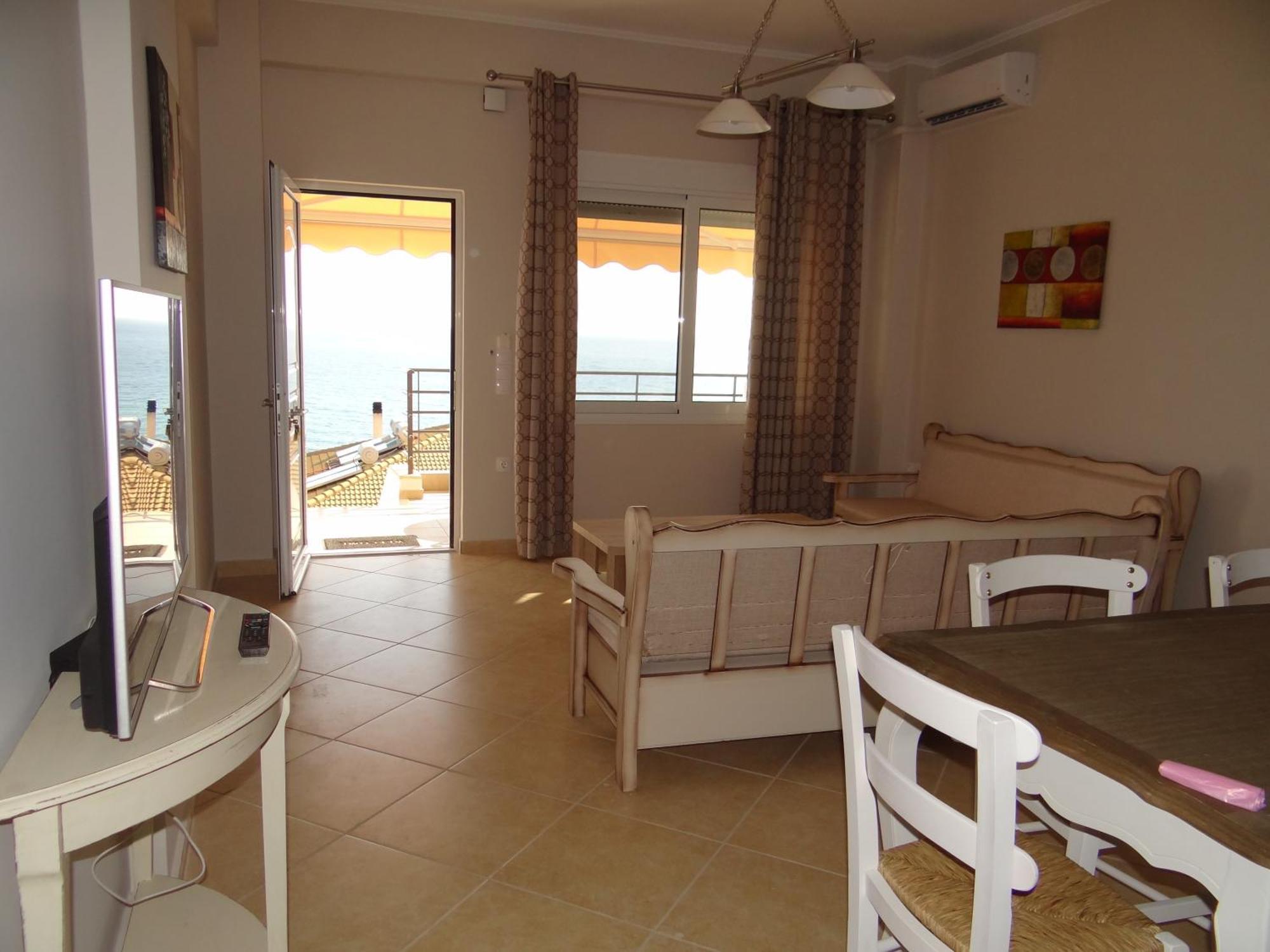 Aperanto House Paralia Loutsas Phòng bức ảnh