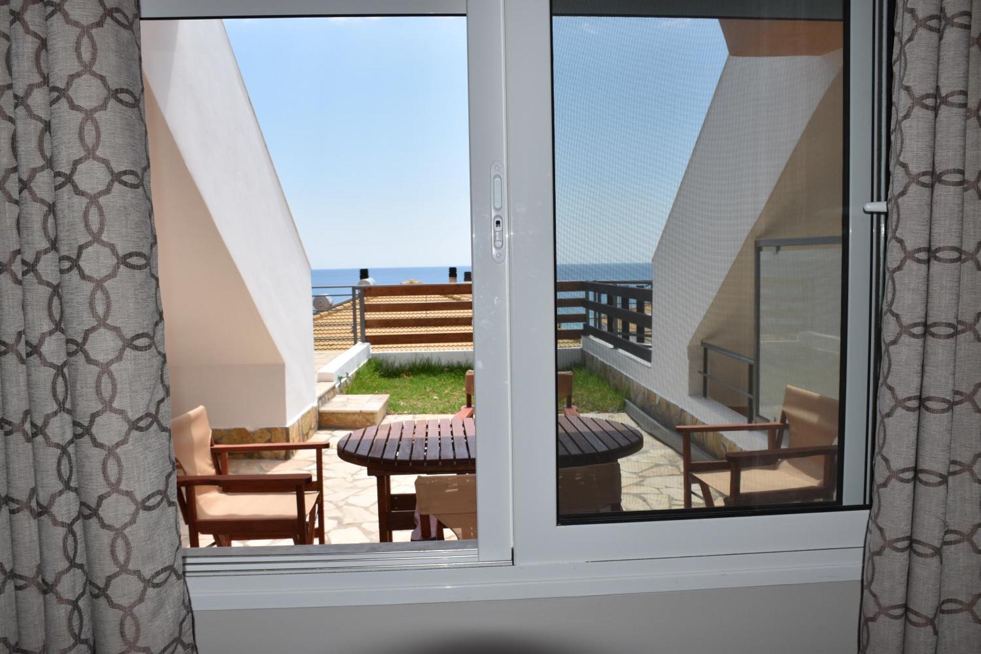 Aperanto House Paralia Loutsas Phòng bức ảnh