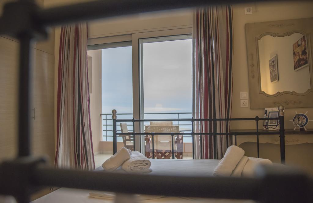 Aperanto House Paralia Loutsas Ngoại thất bức ảnh