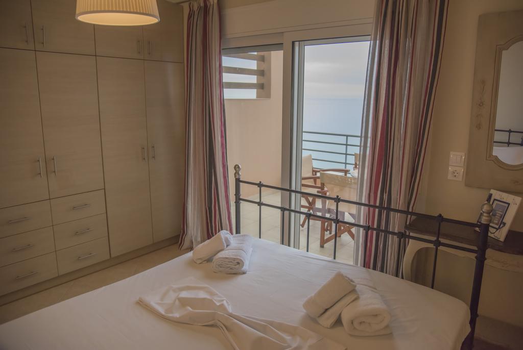 Aperanto House Paralia Loutsas Ngoại thất bức ảnh