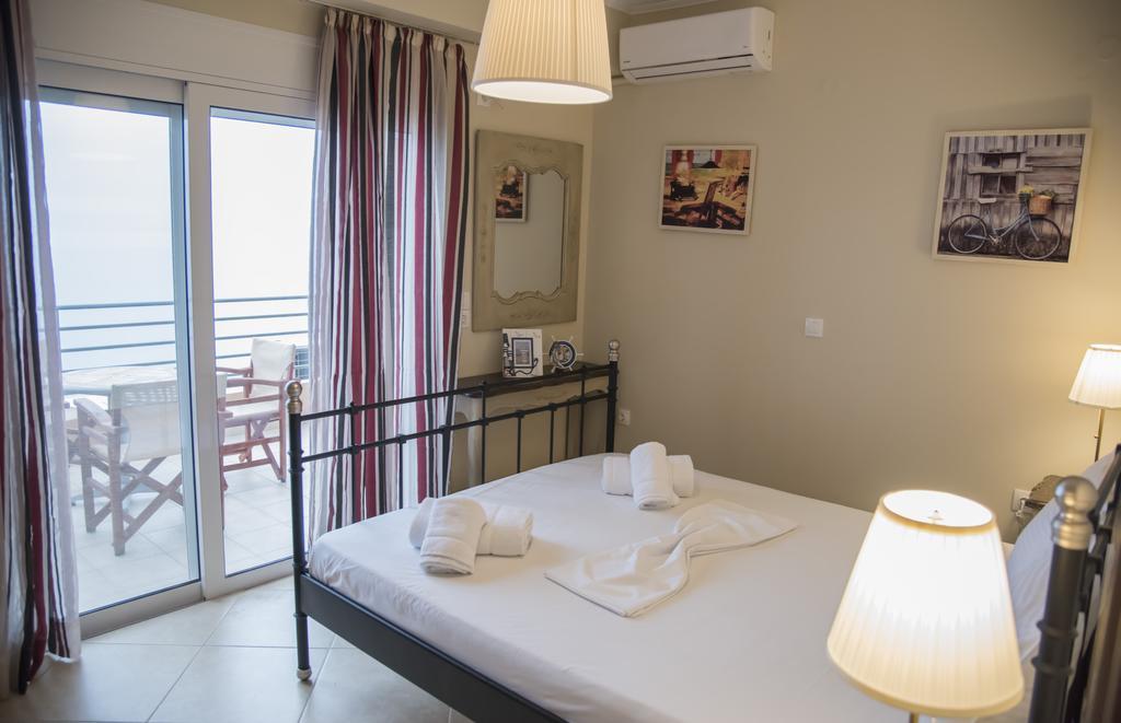 Aperanto House Paralia Loutsas Ngoại thất bức ảnh